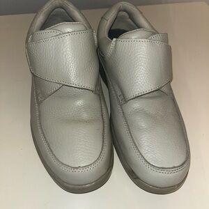 Men's White Leather Shoes Walkabout